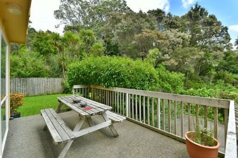 Photo of property in 35a Elliston Crescent, Stanmore Bay, Whangaparaoa, 0932