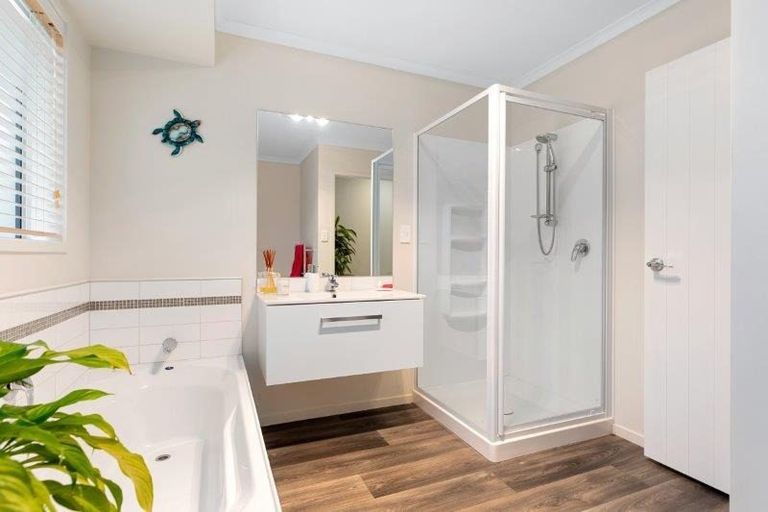 Photo of property in 2 Dayna Avenue, Ohauiti, Tauranga, 3112