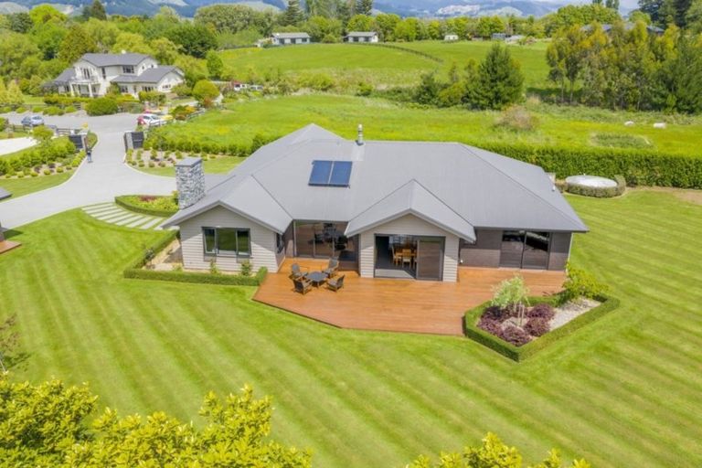 Photo of property in 22 Tunbridge Wells, Ohau, Levin, 5570