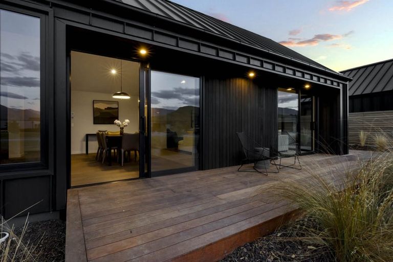 Photo of property in 6 Carrick Lane, Lake Hayes, Queenstown, 9304