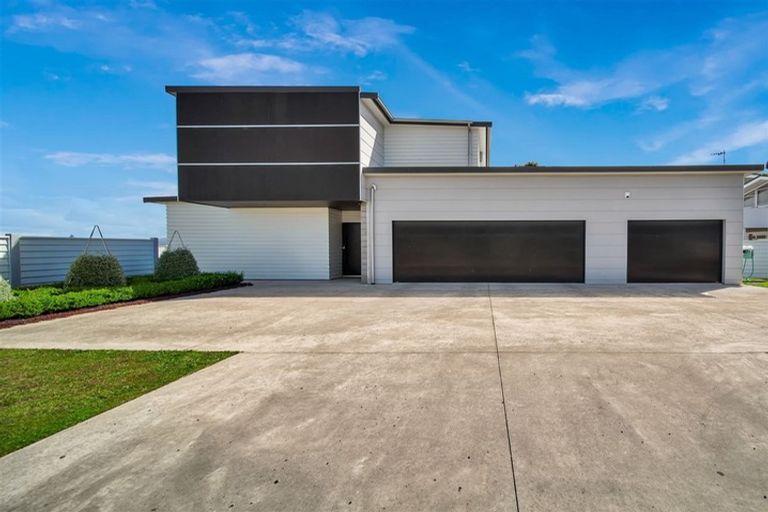 Photo of property in 6 Williams Avenue, Hawera, 4610