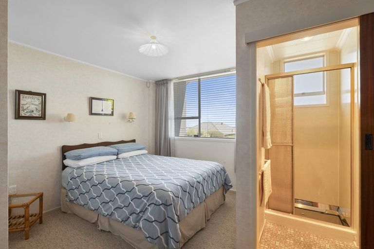 Photo of property in 128 Pendarves Street, New Plymouth, 4312