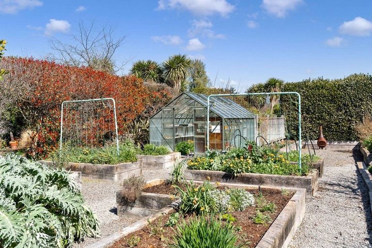 Photo of property in 36 Grey Street, Martinborough, 5711