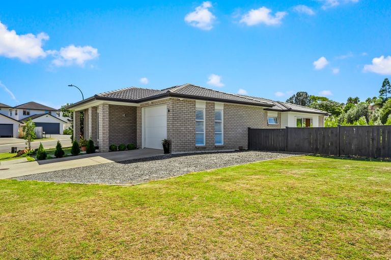 Photo of property in 2 Maylee Crescent, Gulf Harbour, Whangaparaoa, 0930