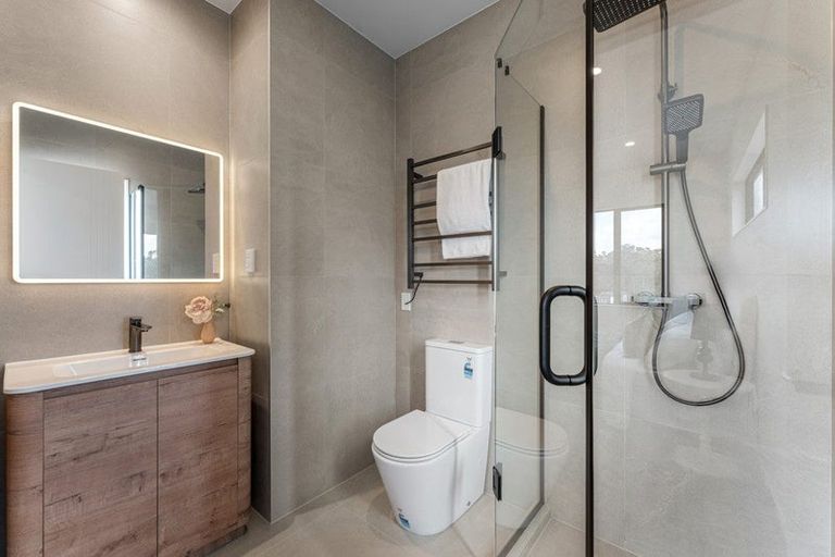 Photo of property in 244e West Hoe Heights, Orewa, 0931