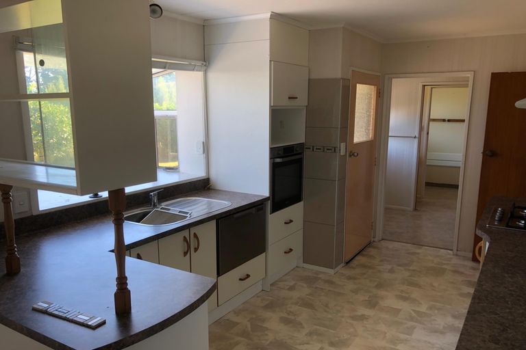 Photo of property in 43 Meadowbrook Drive, Cloverlea, Palmerston North, 4412