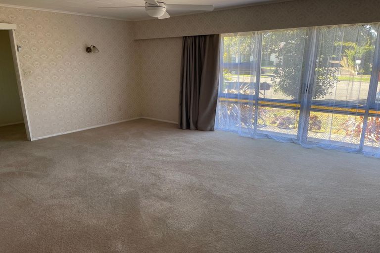 Photo of property in 43 Meadowbrook Drive, Cloverlea, Palmerston North, 4412