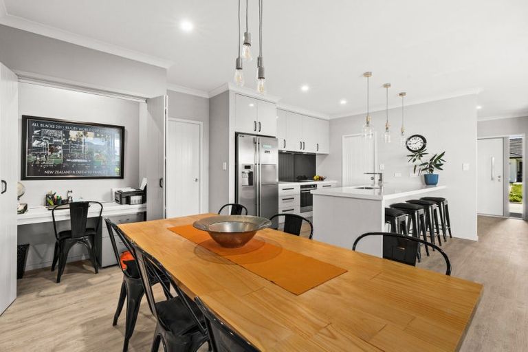 Photo of property in 18 Ruakituri Place, Te Awa, Napier, 4110