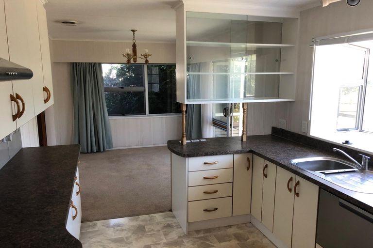 Photo of property in 43 Meadowbrook Drive, Cloverlea, Palmerston North, 4412