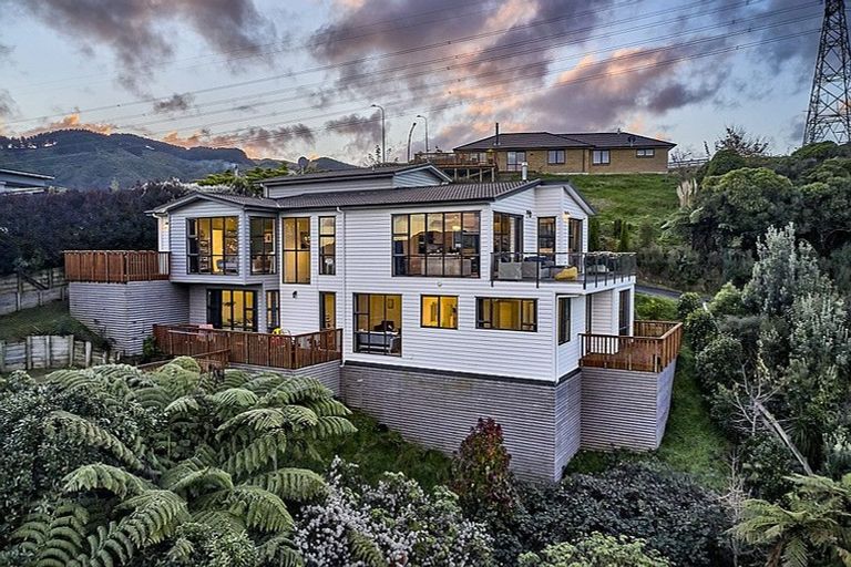 Photo of property in 15 Swain Grove, Riverstone Terraces, Upper Hutt, 5018