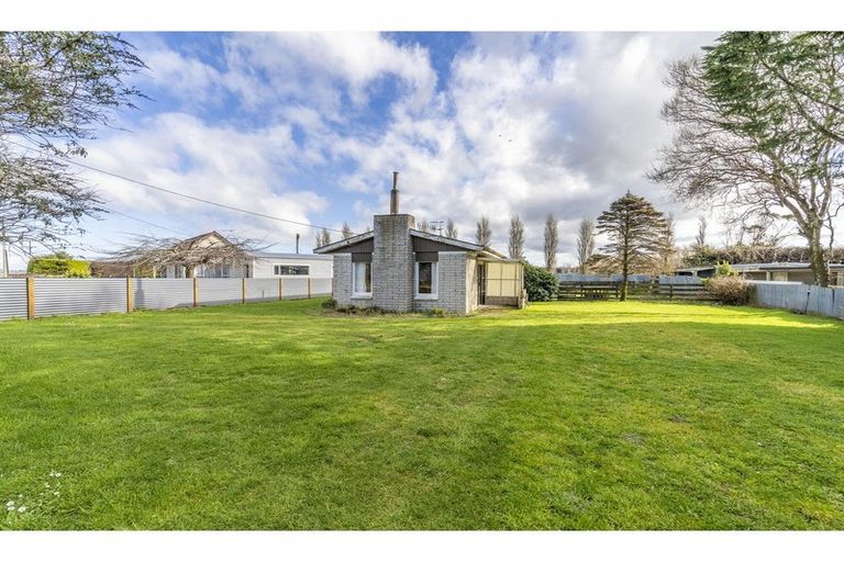 Photo of property in 98 Ryal Bush-wallacetown Road, Ryal Bush, Invercargill, 9876