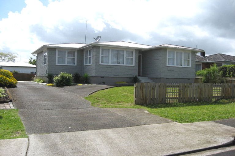 Photo of property in 16 Royal Arch Place, Rosehill, Papakura, 2113