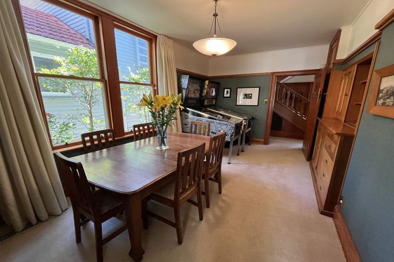 Photo of property in 9 Glen Road, Kelburn, Wellington, 6012