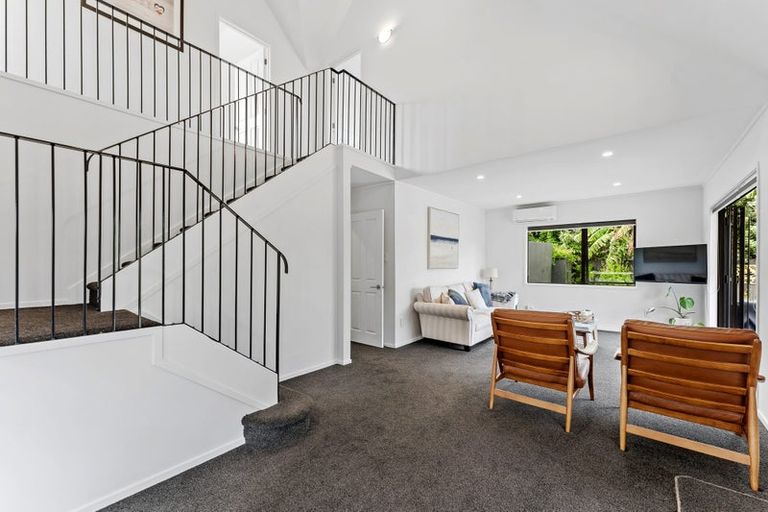 Photo of property in 71 The Circle, Manly, Whangaparaoa, 0930