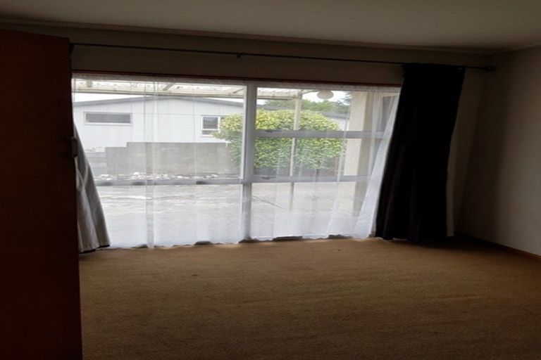 Photo of property in 42 Holloway Street, Waikiwi, Invercargill, 9810