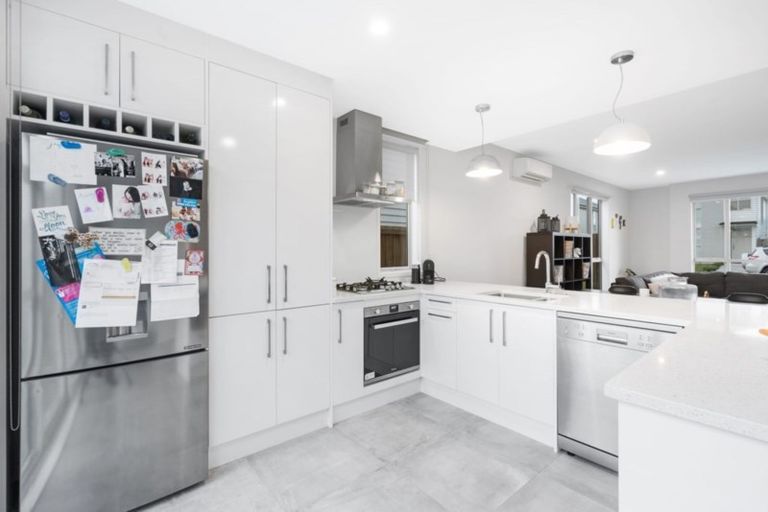 Photo of property in 8 Hakaro Way, Takanini, 2112