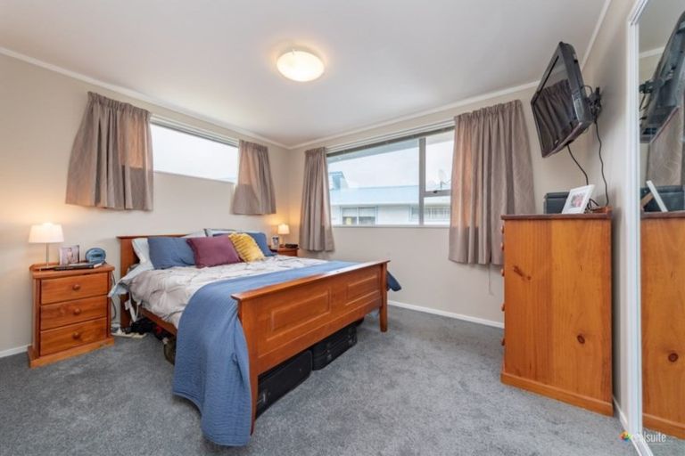 Photo of property in 37 Woolwich Close, Whitby, Porirua, 5024