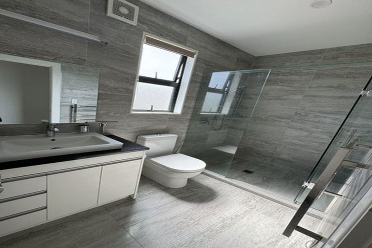 Photo of property in 11 Manor Park, Sunnyhills, Auckland, 2010