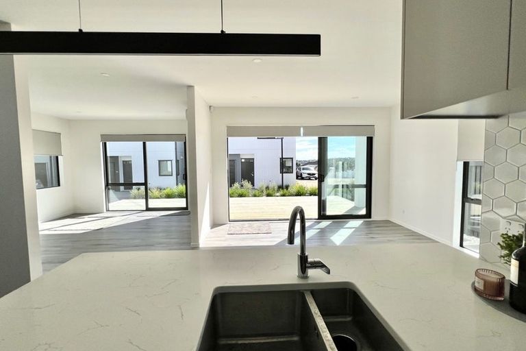 Photo of property in 13e Matterhorn Crescent, Northpark, Auckland, 2013