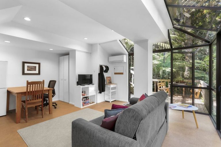 Photo of property in 104 Konini Road, Titirangi, Auckland, 0604