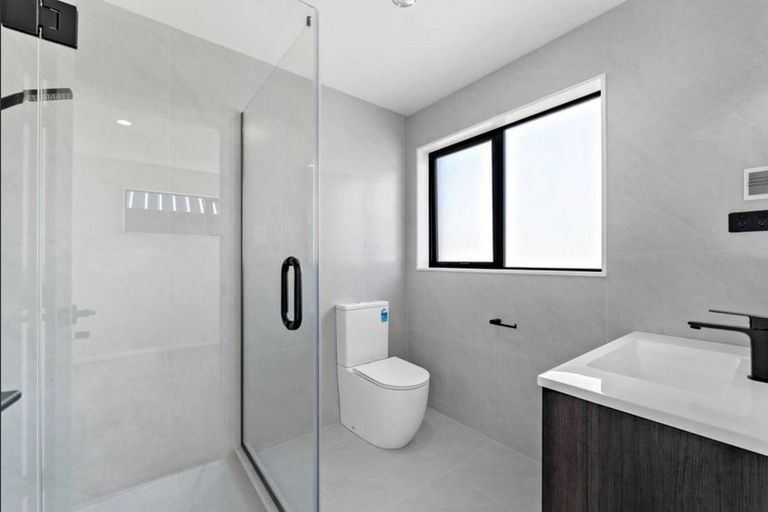 Photo of property in 71 Taukahiwi Road, Pukekohe, 2120