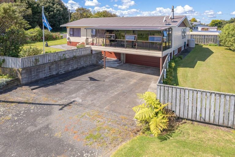 Photo of property in 18 Swinbourne Street, Waverley, 4510