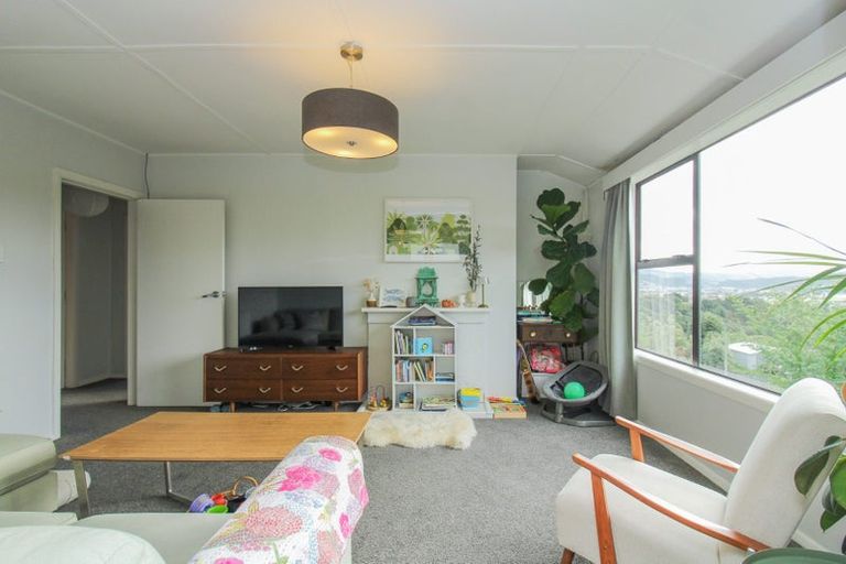 Photo of property in 1 Sidlaw Street, Strathmore Park, Wellington, 6022