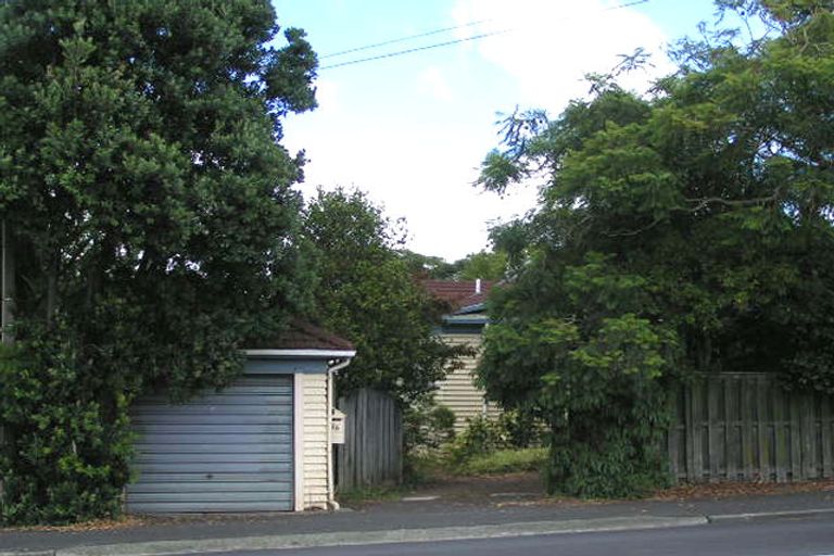 Photo of property in 36 Onewa Road, Northcote Point, Auckland, 0627