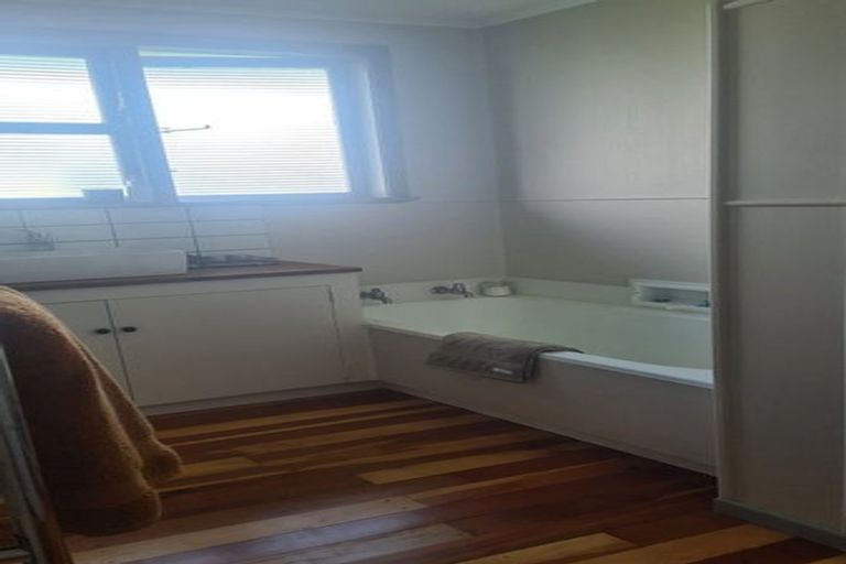 Photo of property in 64 Brandon Street, Featherston, 5710