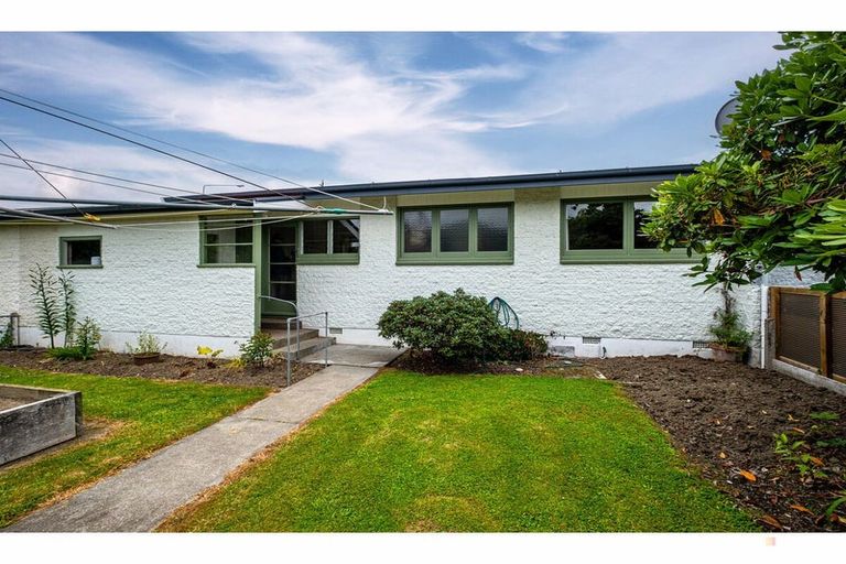 Photo of property in 2/4 Mckenzie Street, Geraldine, 7930