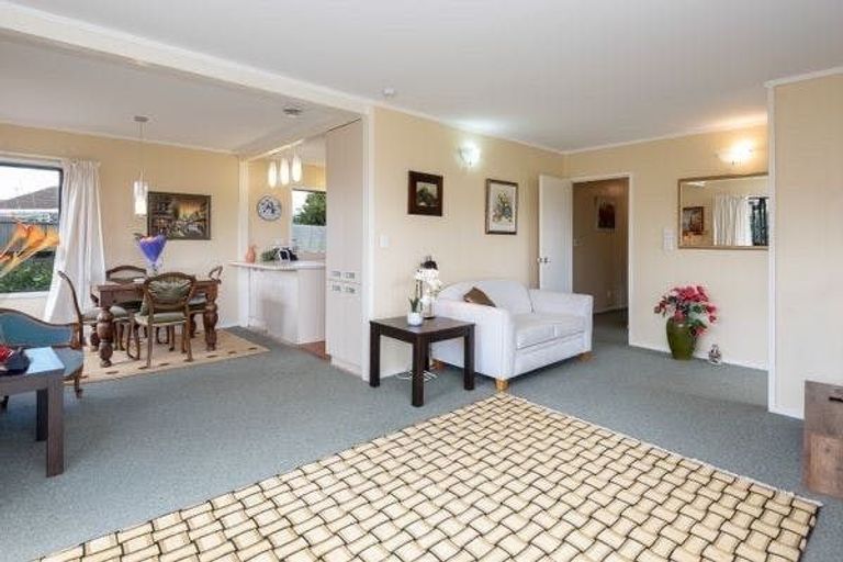 Photo of property in 1/11 Majesty Place, Half Moon Bay, Auckland, 2012