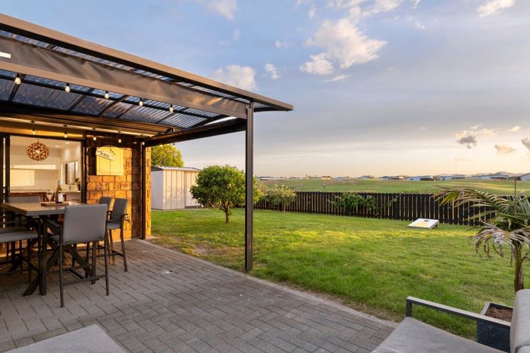 Photo of property in 21 Nicole Place, Papamoa Beach, Papamoa, 3118