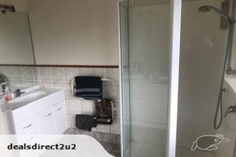 Photo of property in 26a Woodstock Road, Forrest Hill, Auckland, 0620