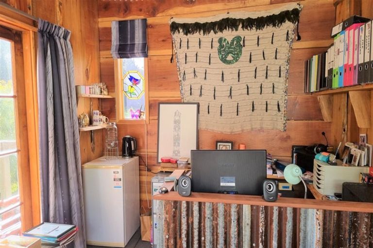 Photo of property in 102 Boons Valley Road, Waikawa, Picton, 7220