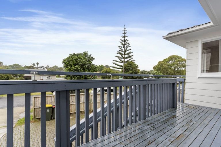 Photo of property in 19 Minaret Drive, Bucklands Beach, Auckland, 2014