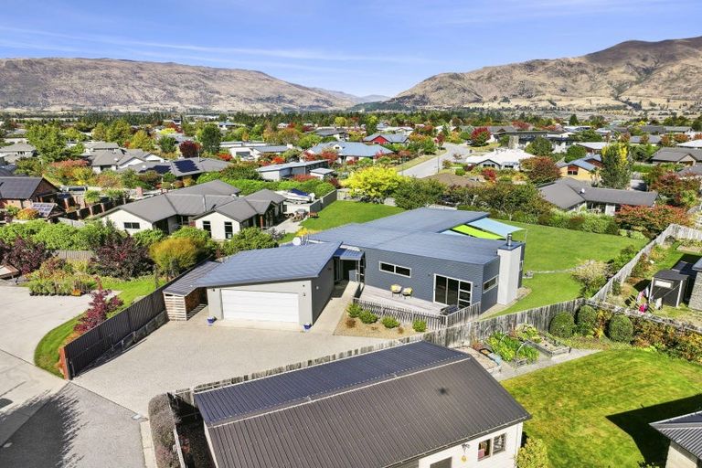 Photo of property in 79 Rob Roy Lane, Wanaka, 9305