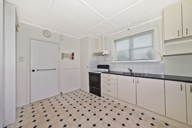 Photo of property in 2/45 Dickson Crescent, Hornby, Christchurch, 8042