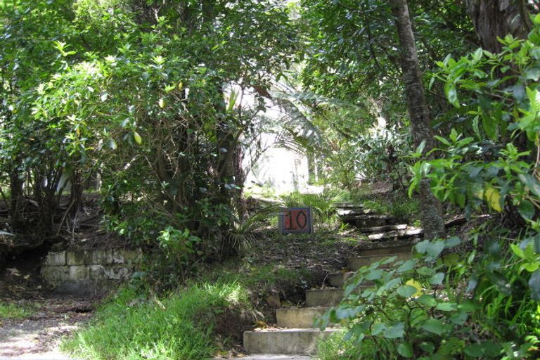 Photo of property in 10 Sylvan Glade, Piha, 0772