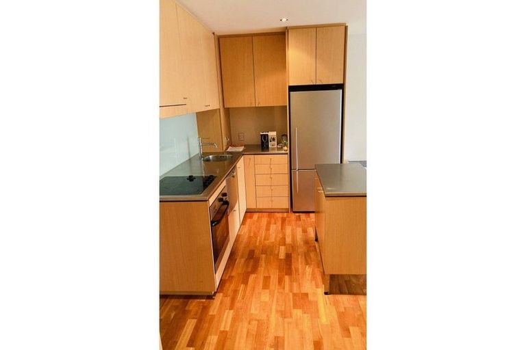 Photo of property in Sanctum Apartments, 11/10a Ebor Street, Te Aro, Wellington, 6011