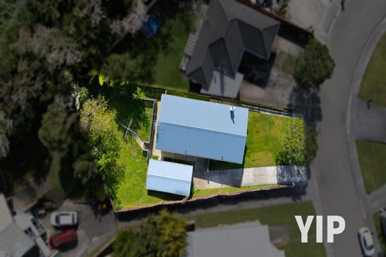 Photo of property in 7 Loasby Crescent, Newlands, Wellington, 6037