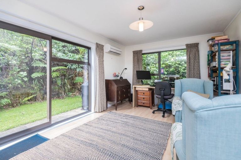 Photo of property in 39 Thatcher Crescent, Crofton Downs, Wellington, 6035