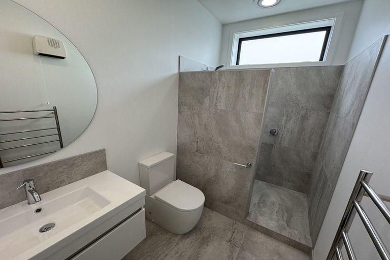 Photo of property in 2/12 Willis Street, Torbay, Auckland, 0630