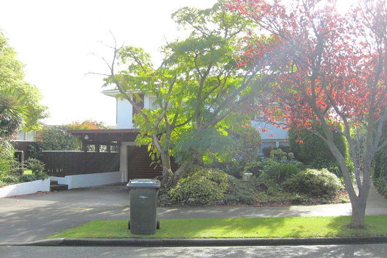 Photo of property in 26 Powell Crescent, Ilam, Christchurch, 8041