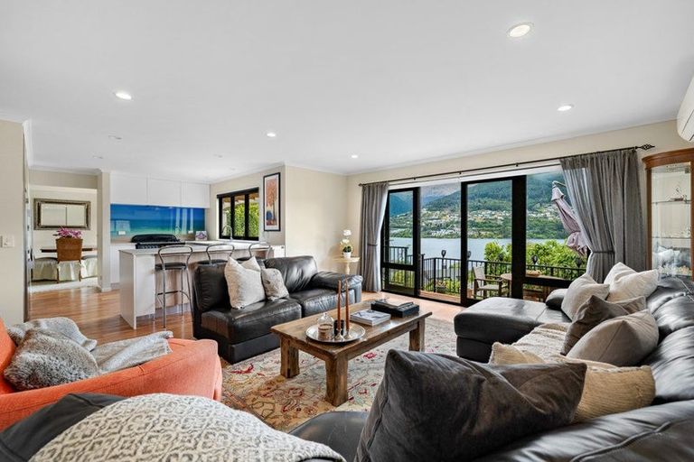 Photo of property in 62 Oregon Drive, Kelvin Heights, Queenstown, 9300