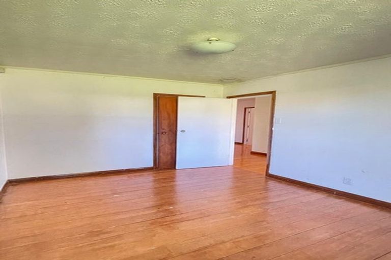 Photo of property in 87 Hillsborough Road, Hillsborough, Auckland, 1042