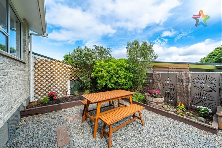Photo of property in 19b Mulberry Street, Maungaraki, Lower Hutt, 5010