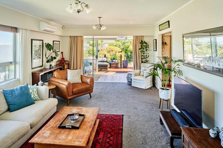 Photo of property in 18 Gordon Road, Plimmerton, Porirua, 5026