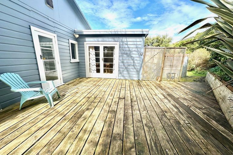 Photo of property in 14 Moana Street, Kaka Point, 9271