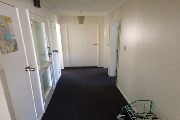 Photo of property in 11 Retter Street, Paparangi, Wellington, 6037