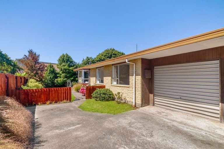 Photo of property in 2/170 Sawyers Arms Road, Bishopdale, Christchurch, 8053